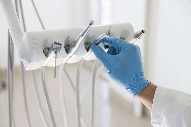 Professional Tooth Extraction technician working in Seabrook, TX